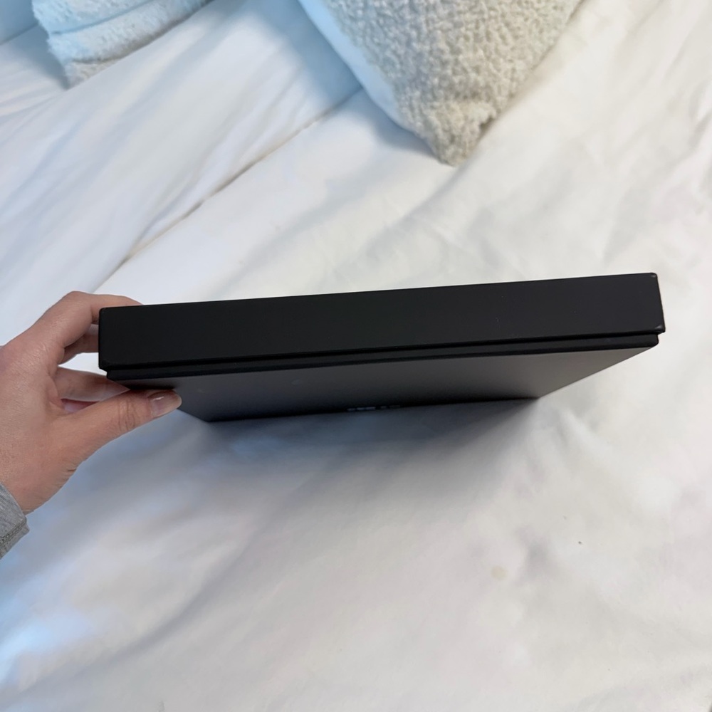 Authentic CHANEL Empty Gift Box - Picture 3 of 5